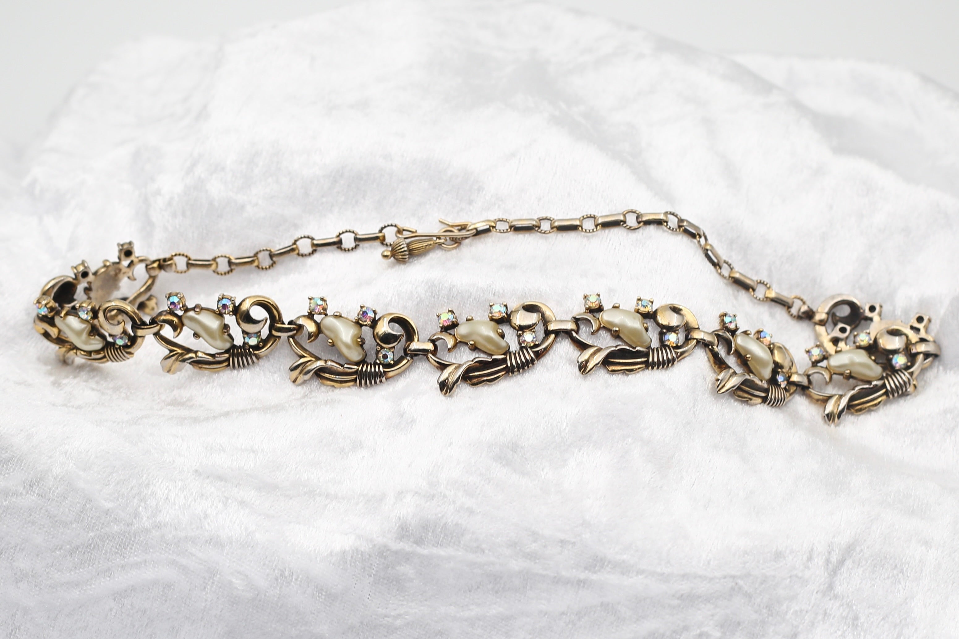 Shiaparelli Vintage Necklace W/Faux Pearls &amp; Irridescent Rhinestones and Adjustable Chain