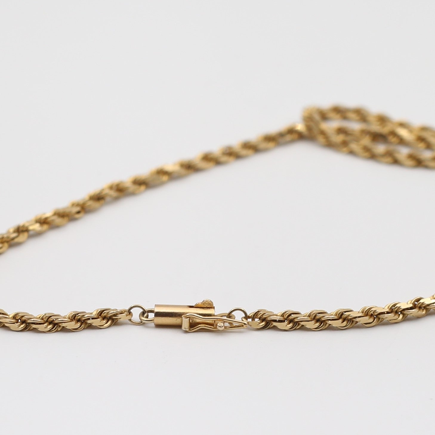 14K Gold Chinese Symbol Round Pendant Necklace