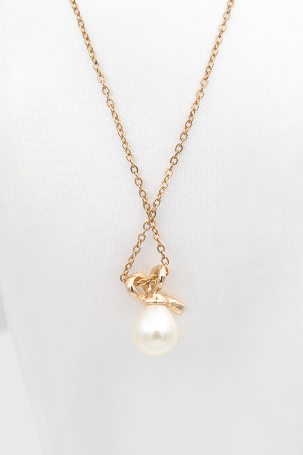 Faux Pearl with Cubic Zirconia Diamond Necklace