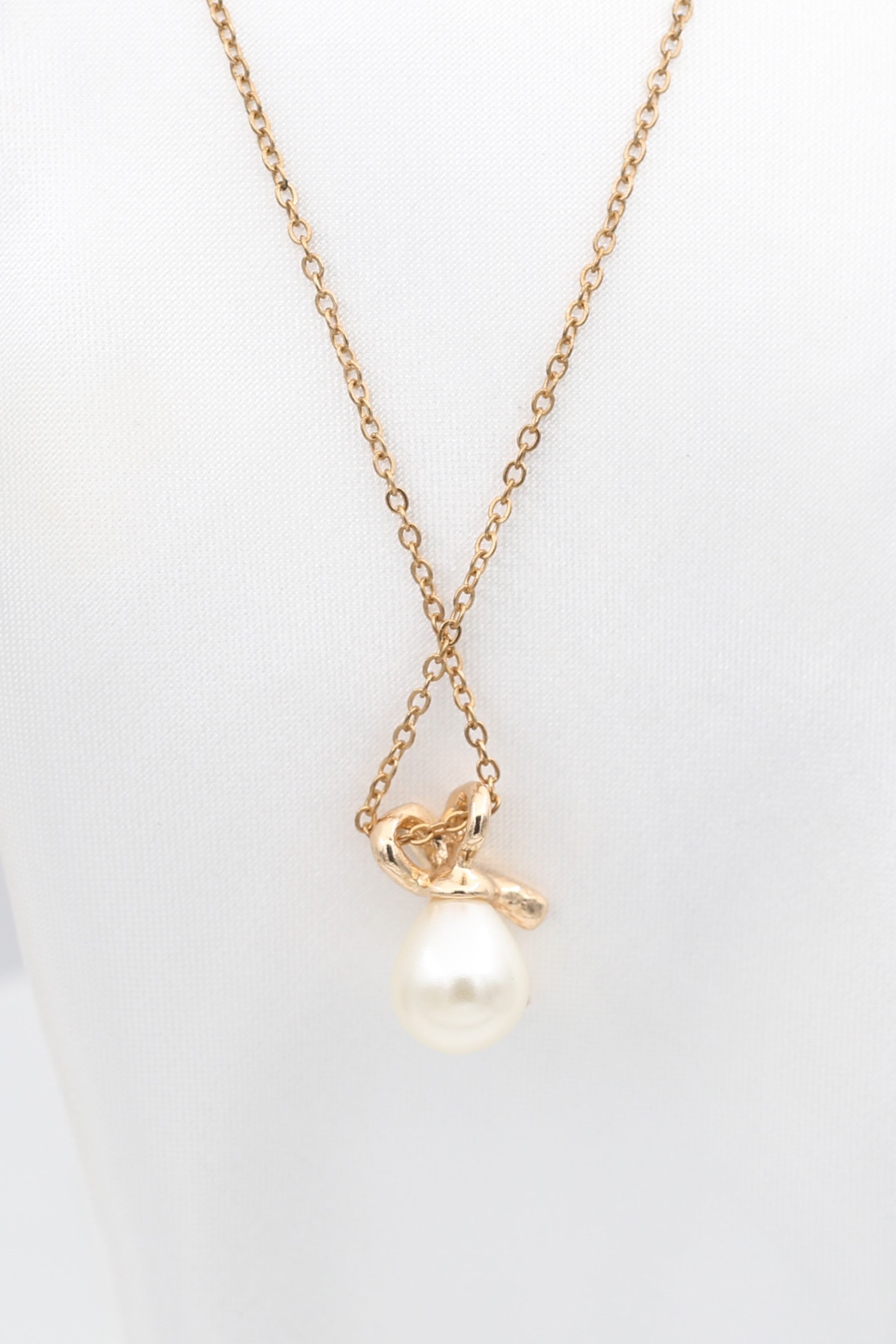 Faux Pearl with Cubic Zirconia Diamond Necklace