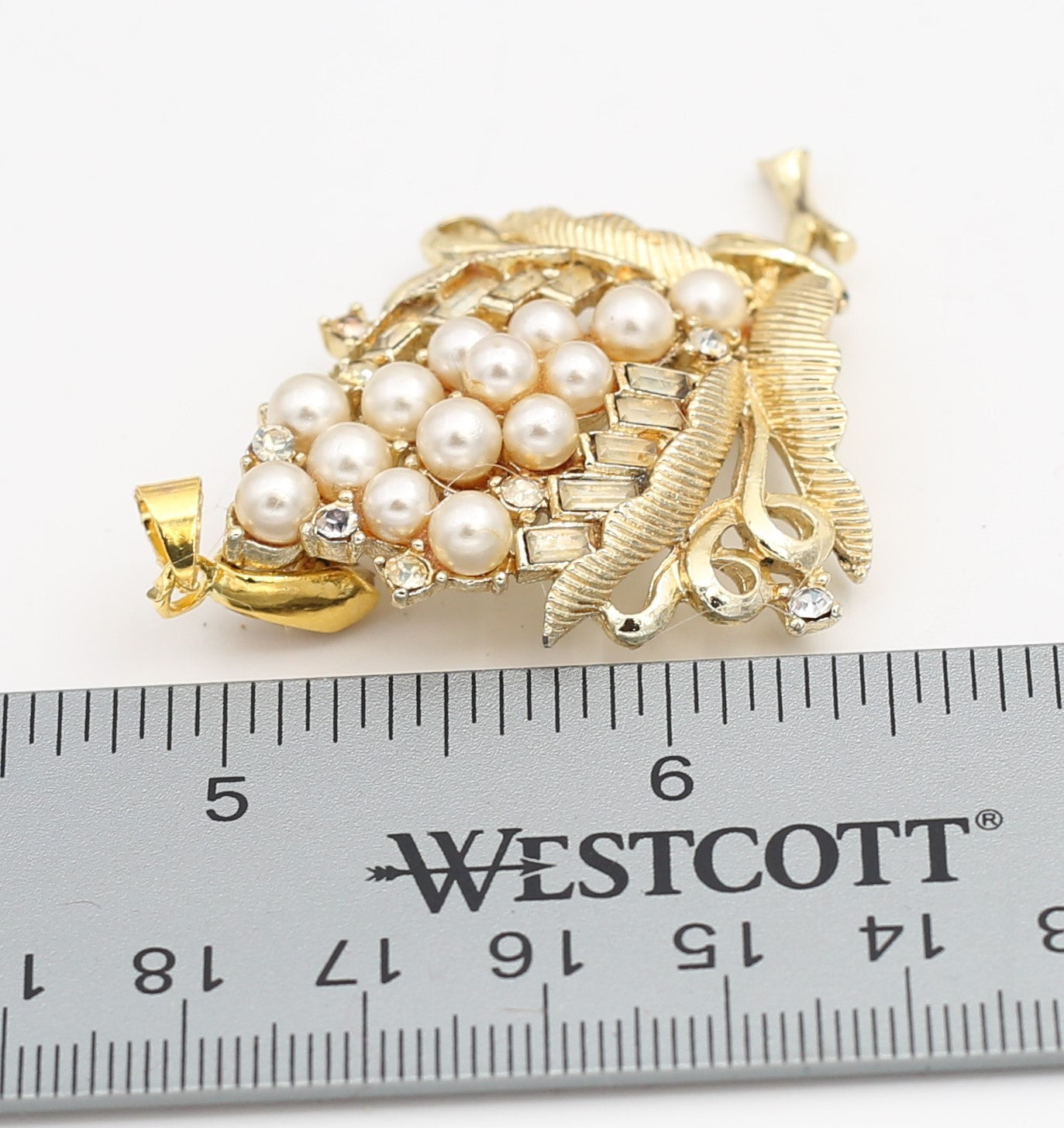 Faux Pearl and Gold Tone Pendant